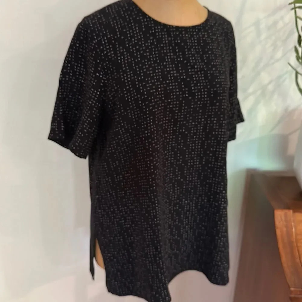 Eileen Fisher 6 black short sleeve blouse white dash dot print great condition.
